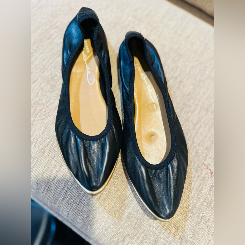 Report Signature Black Women's Flats